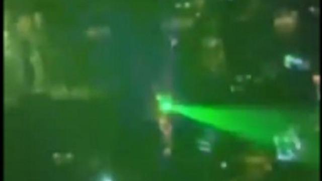 İstanbul-İzmir seferini yapıyordu! Uçuğa lazer tuttular...