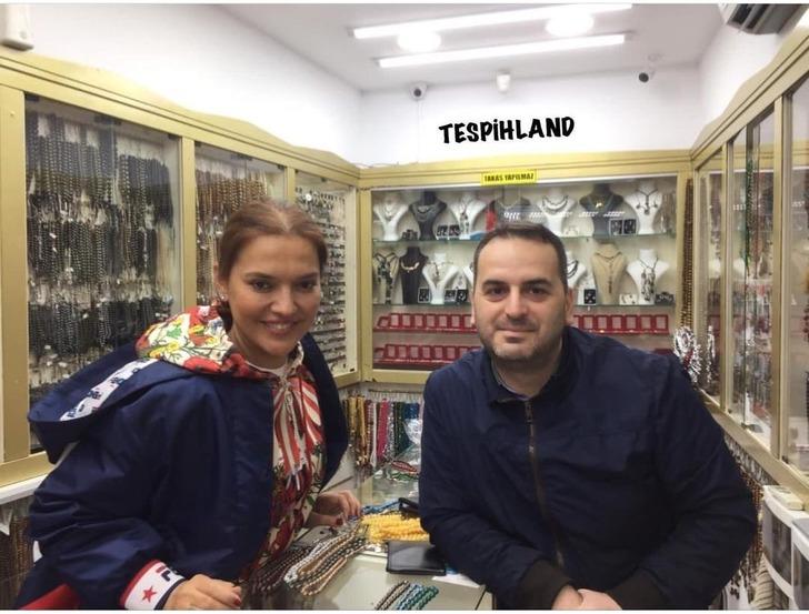 Kusmuktan yapılıyor, servet değerine satılıyor! Demet Akalın, Kenan İmirzalıoğlu, siyasetçiler, sporcular... Ünlülerin gözdesi 'Misk-i Amber' tespihleri G1