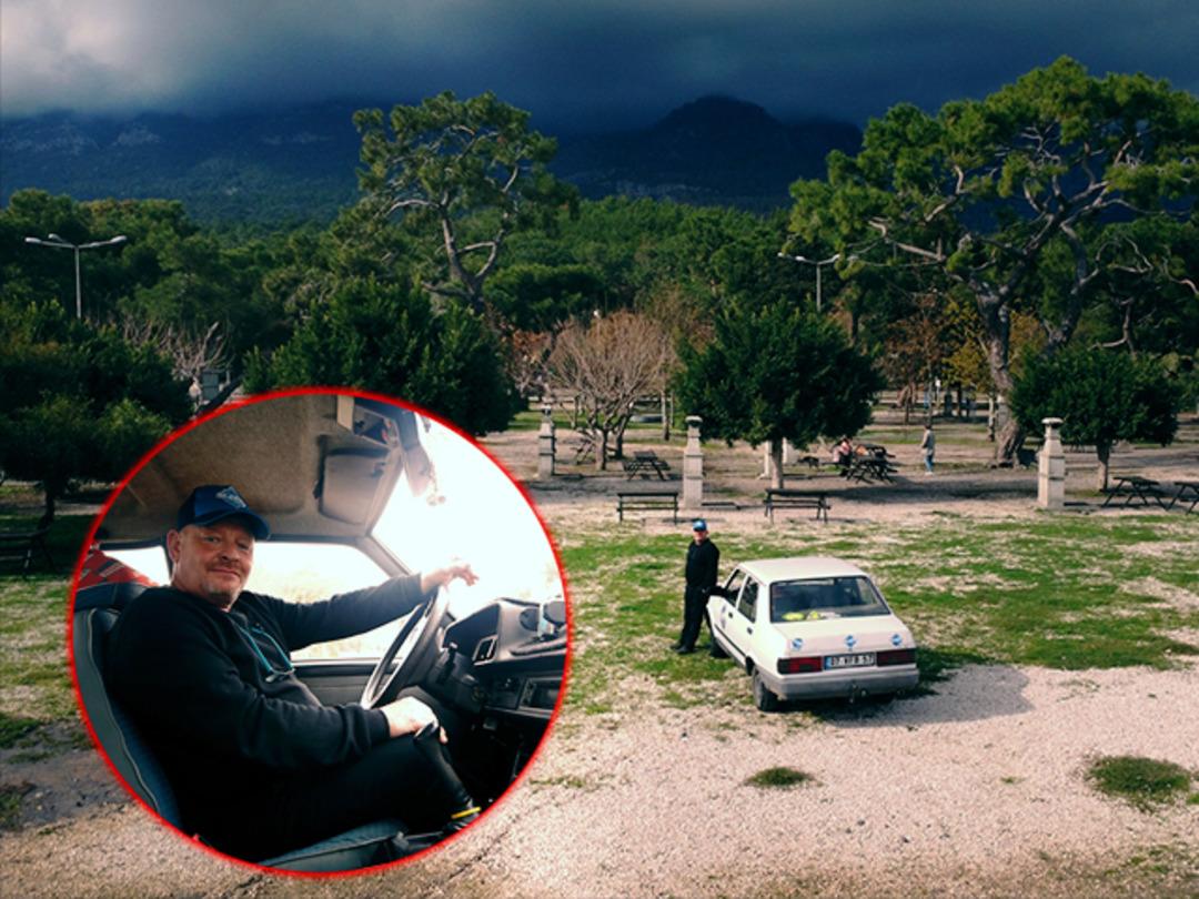 23 yıldır Antalya'da yaşıyor! Alman Matthias'ın "Şahin" aşkı: "Her yere gidiyor, 10 numara araba"