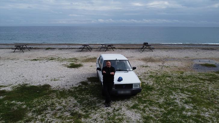 23 yıldır Antalya'da yaşıyor! Alman Matthias'ın "Şahin" aşkı: "Her yere gidiyor, 10 numara araba" G1