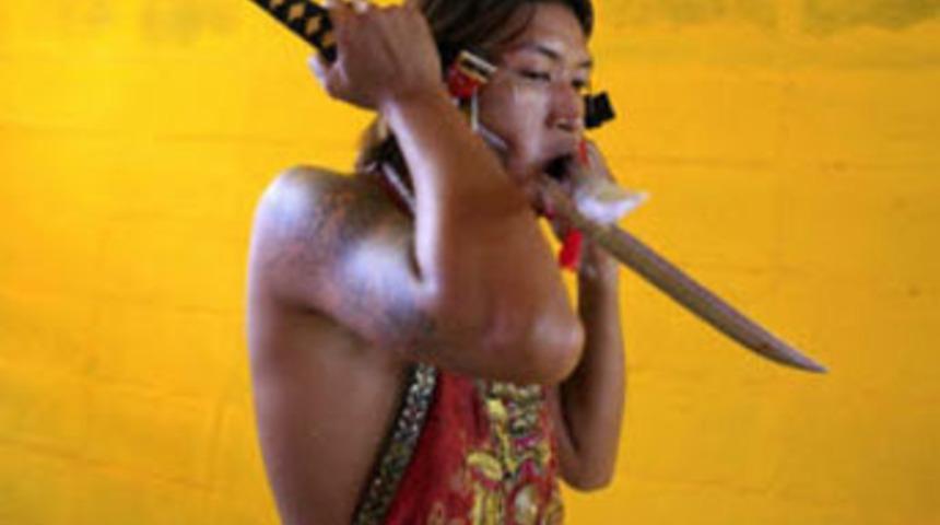 &Ccedil;ocuk i&ccedil;in dilini kurban etti