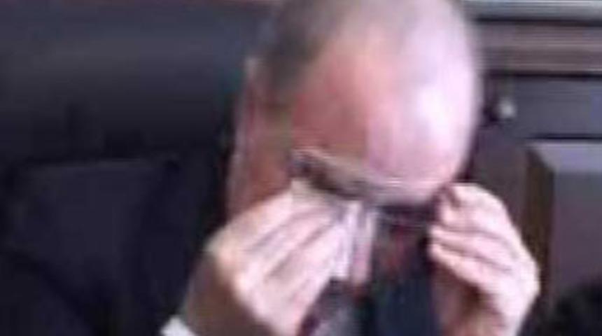 Vekilin g&ouml;zyaşları...