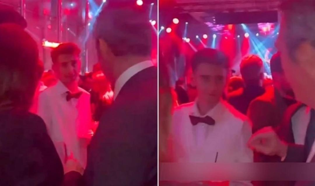 Ali Ko&ccedil;'la 'kokteyl' diyaloğu g&uuml;ndem oldu! Garson o anları 'şakaydı' diyerek anlattı: Biri arkamdan omzuma dokundu...