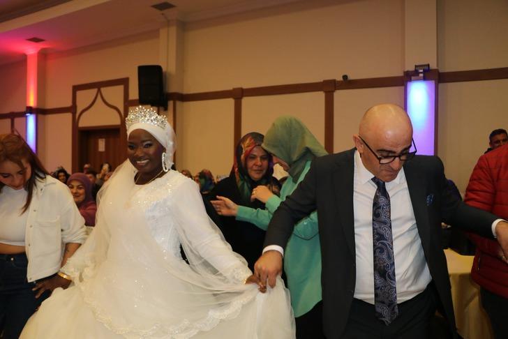 Rize'ye Afrikalı gelin! Çalışmaya gitmişti, polisin ceza yazdığı sırada hayatının aşkını buldu: "Aklımın ucundan hiç geçmezdi" G5