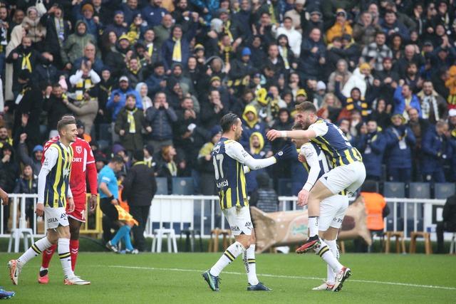 Fenerbahçe'ye zirve yarışında Samsunspor çelmesi! Sarı-Lacivertliler sahasında 2 puan bıraktı 640xauto