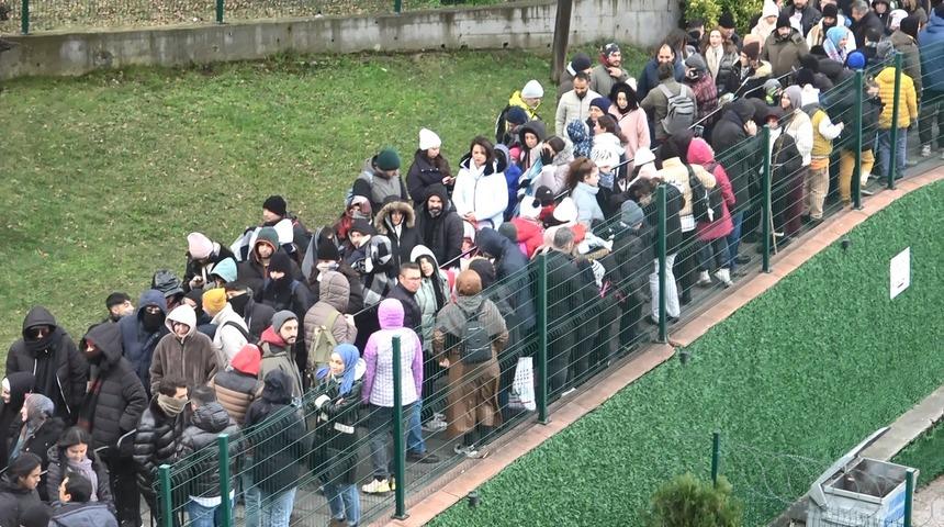 Kış turizminin gözde merkezi turist akınına uğradı! Uzun kuyruklar oluştu