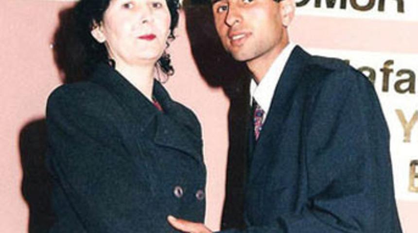 Aldatan eşinin penisini haşladı