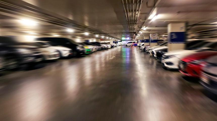 Laleli'deki bir otoparkın saatlik ücretleri dudak uçuklattı! 