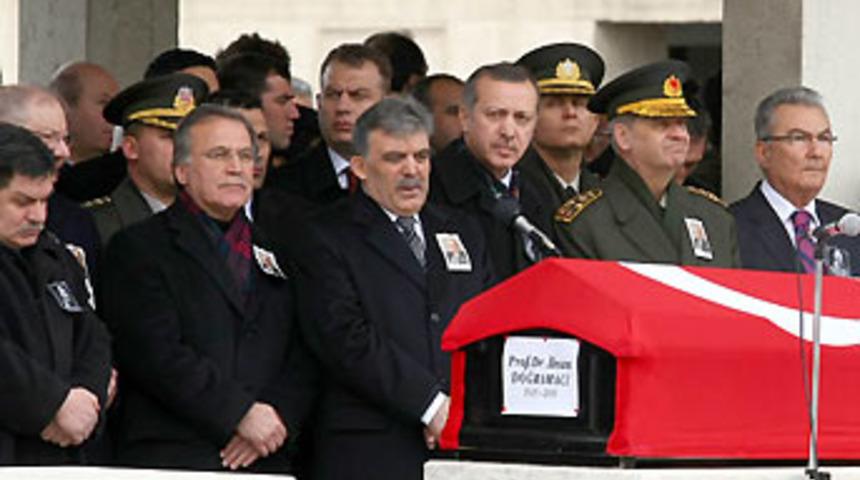 Devletin zirvesi cenazede buluştu