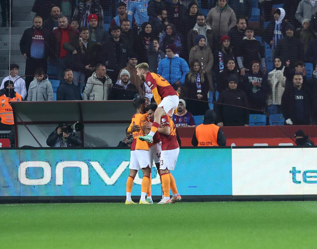 Galatasaray fırsat tepmedi, zirve yarışı kızıştı! Sarı-Kırmızılar Trabzonspor'u deplasmanda 5-1 mağlup etti
