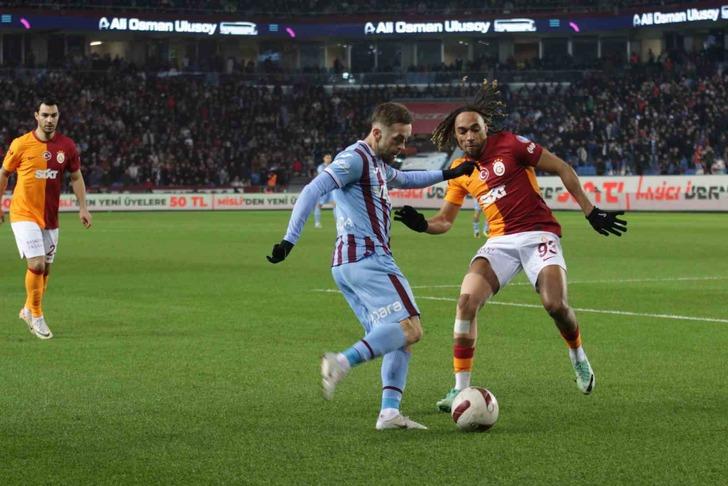 Galatasaray fırsat tepmedi, zirve yarışı kızıştı! Sarı-Kırmızılar Trabzonspor'u deplasmanda 5-1 mağlup etti G3