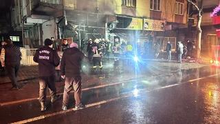 Kayseri'de lastik dükkanında çıkan yangın söndürüldü