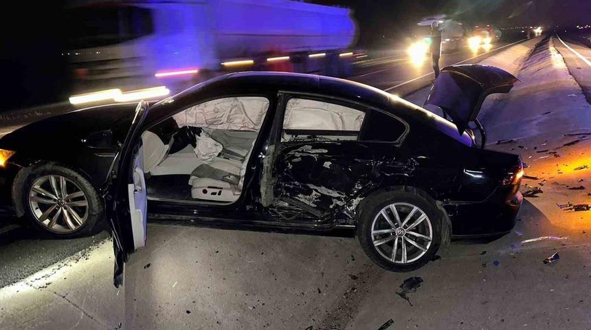 Mardin&rsquo;de otomobil ile hafif ticari ara&ccedil; &ccedil;arpıştı: 2 yaralı