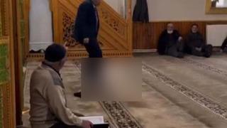 Görüntüler sosyal medyada tepkiye yol açtı! Kur'an-ı Kerim'i 3 kez öptükten sonra ayağı ile bastı: Valilik'ten açıklama
