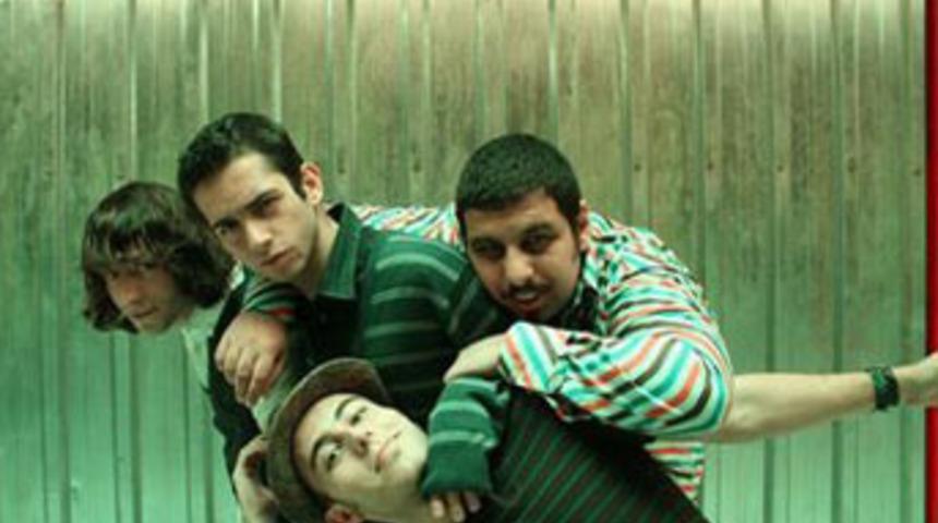 İngiliz zannedip izlediler T&uuml;rk &ccedil;ıktı!