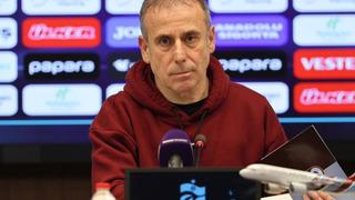 Abdullah Avcı'nın basın toplantısında ilginç an! ''Adamlar bize plakayı taktı hocam''