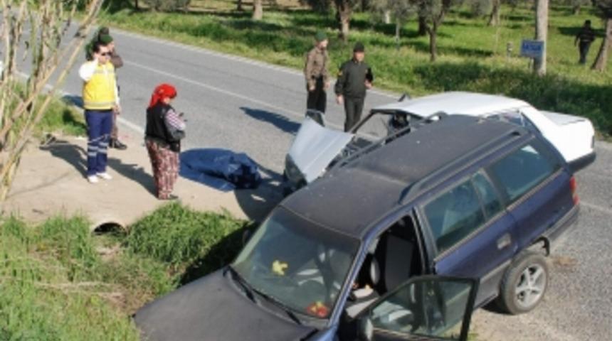 Tire'de trafik kazası: 1 &ouml;l&uuml;, 4 yaralı