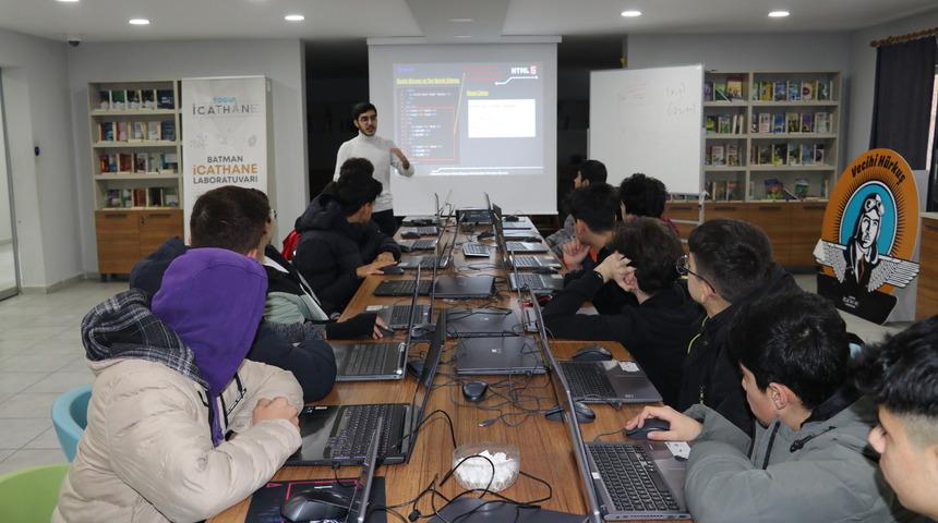 Batman'da "İcathane Atölyesi"nde öğrenciler sertifika aldı