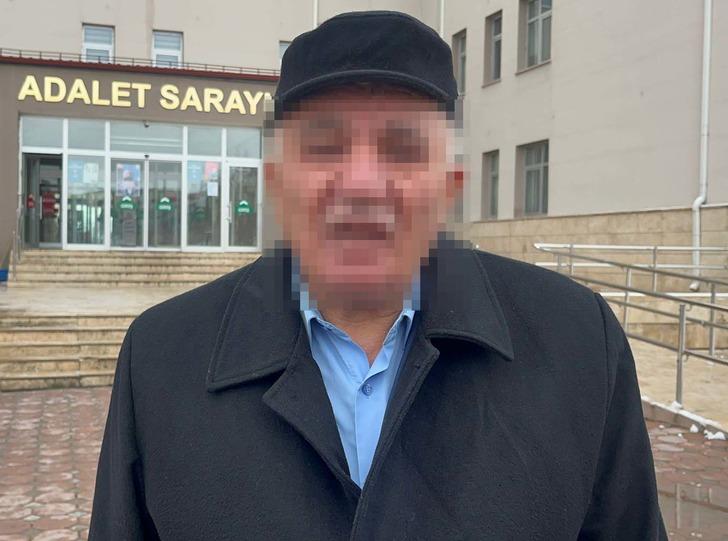 Camide Kur'an-ı öptükten sonra üzerine basan adam: Elimle ayağımı karıştırdım G3