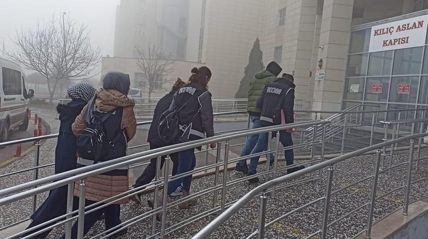 Konya'da FETÖ operasyonunda 3 şüpheli yakalandı