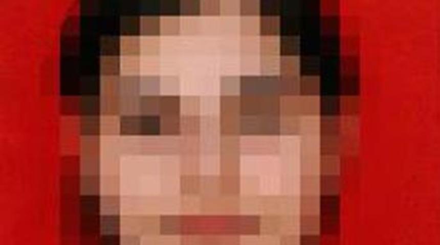 Evli m&uuml;d&uuml;r, kasiyeri ka&ccedil;ırdı