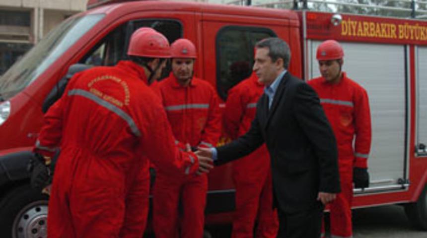 Diyarbakır itfaiyesi Elazığ&rsquo;da