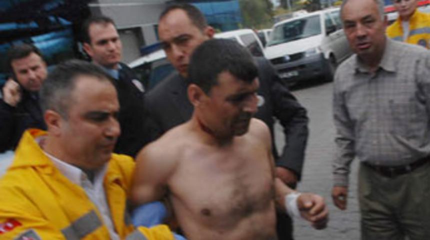 Kızını elleriyle boğdu!