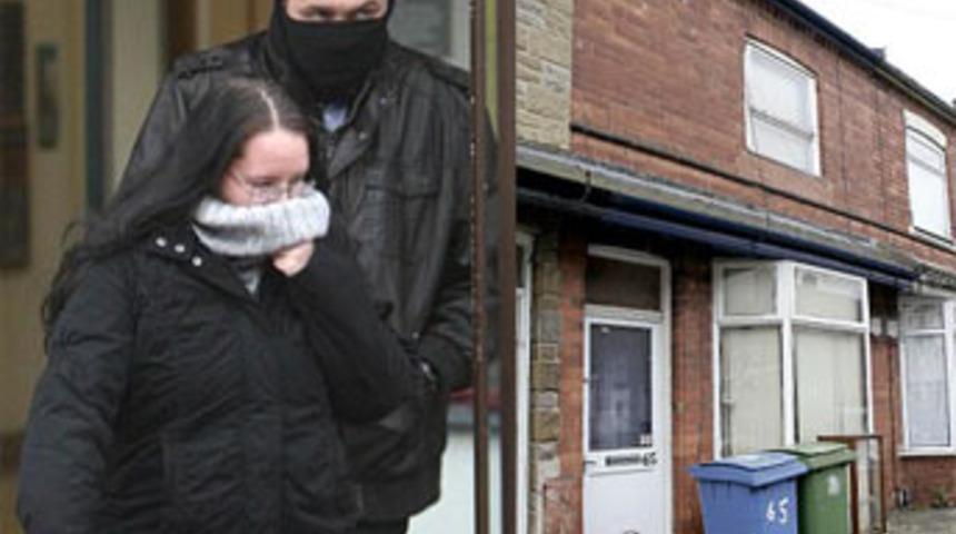 K&uuml;&ccedil;&uuml;k kız kendi dışkısında boğuldu!