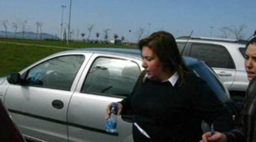 Polis yeleği ve telsizle gasp yaptılar