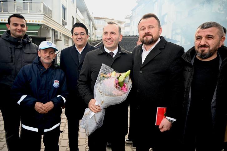 En düşük maaş 32 bin lira oldu! Yüzde 88'lik zammın ardından işçiler belediye başkanını omuzlara aldı G5