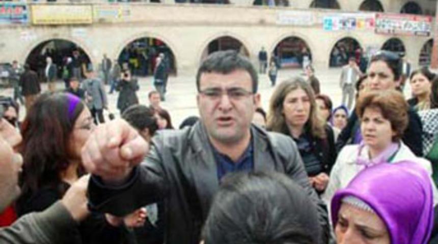 Kadınlar G&uuml;n&uuml;'nde taciz rezaleti