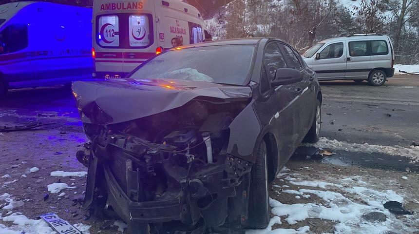Gümüşhane'de trafik kazasında 4 kişi yaralandı