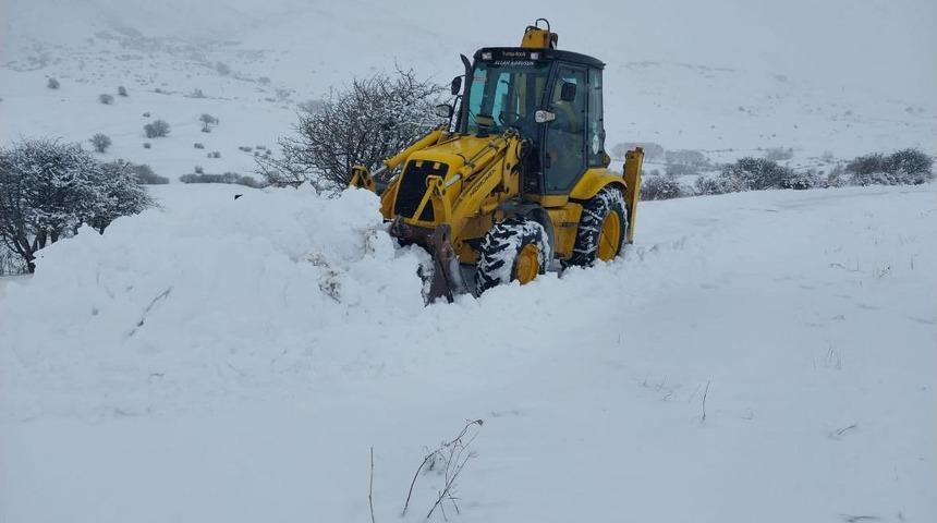 Arpaçay’da 3 köy yolu ulaşıma kapandı