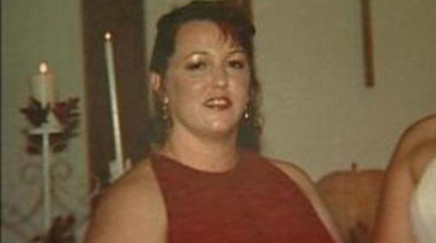 Karısını par&ccedil;aladı, yaktı!