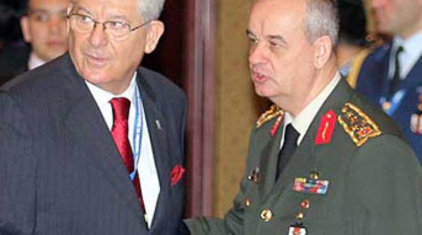 Başbuğ'un konuşmasını Tolon da izledi