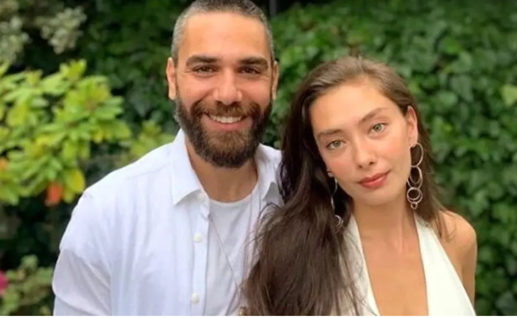 Neslihan Atagül Miami’de gerçekleşen Turkısh Drama Gala Gecesi'ne onur konuğu olarak katıldı!  Gala tarzı dikkat çekti G1