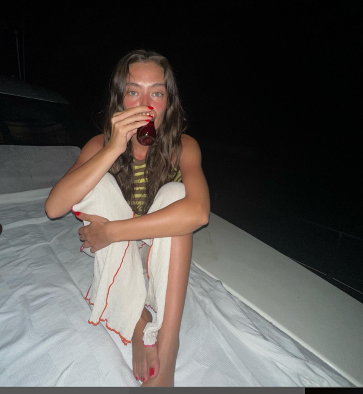 Miami'ye giden ünlü oyuncu Neslihan Atagül'ün yatak pozu gündem oldu!  G4