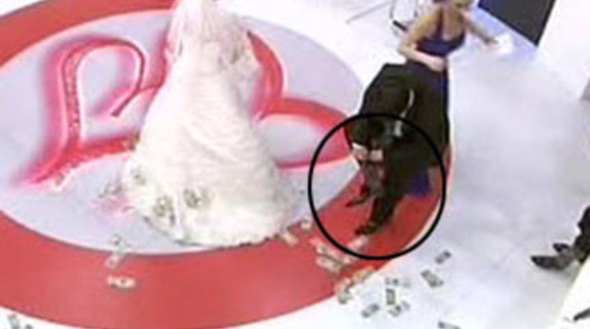 Canlı yayında g&ouml;rg&uuml;s&uuml;zl&uuml;k tavan yaptı