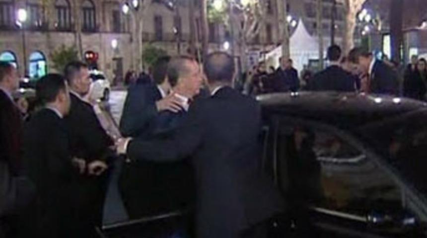 Erdoğan'a ayakkabılı saldırı