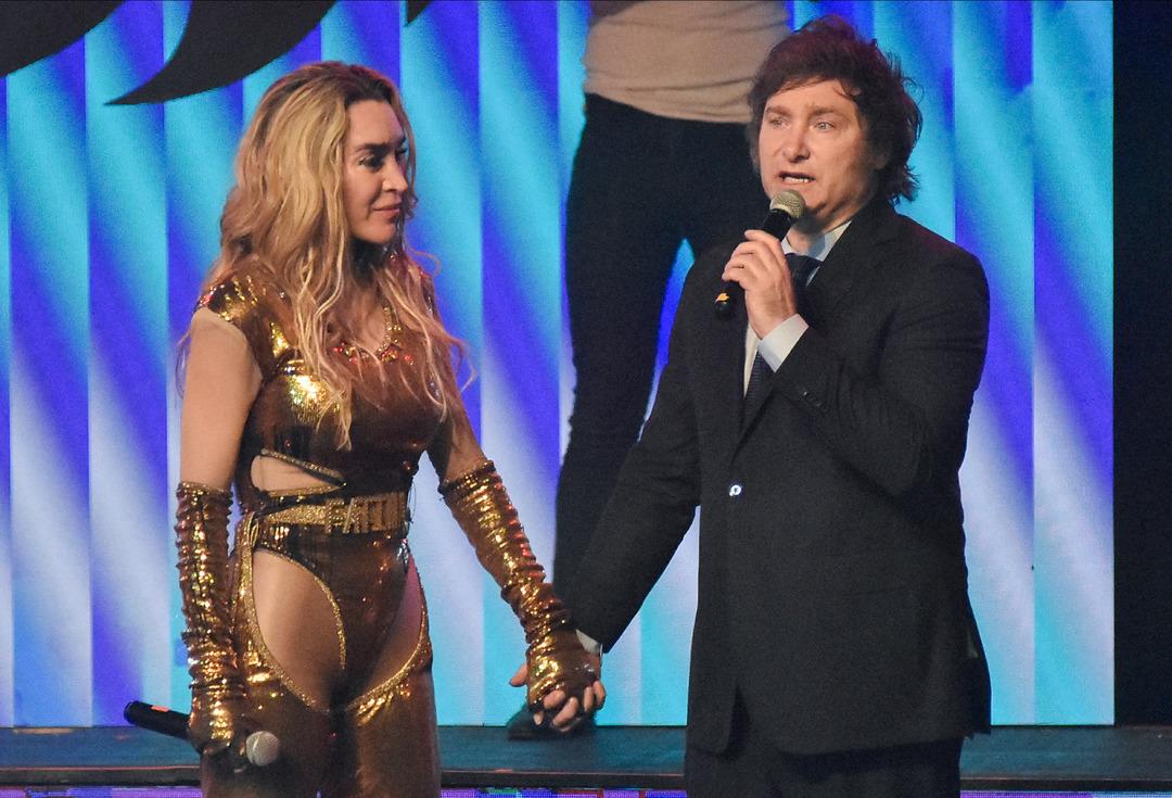 Arjantin First Lady'si Fatima Florez'in cinsellik itirafı d&uuml;nya basınını salladı! Arjantin Cumhurbaşkanı Javier Milei'yi b&ouml;yle &ouml;vd&uuml;... "Patlayıcıyız"