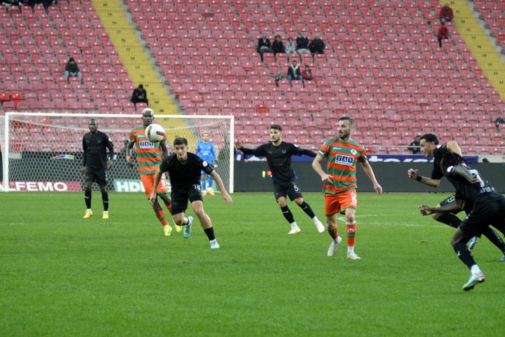 Volkan Demirel maç sonu kameraların karşısına geçti, tarihte bir ilke imza attı! Bırakacağı tarihi açıkladı G2