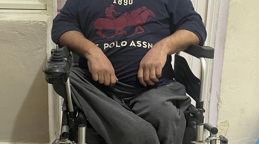 Hatay'da engellinin tekerlekli sandalyesini çaldığı öne sürülen şüpheli yakalandı