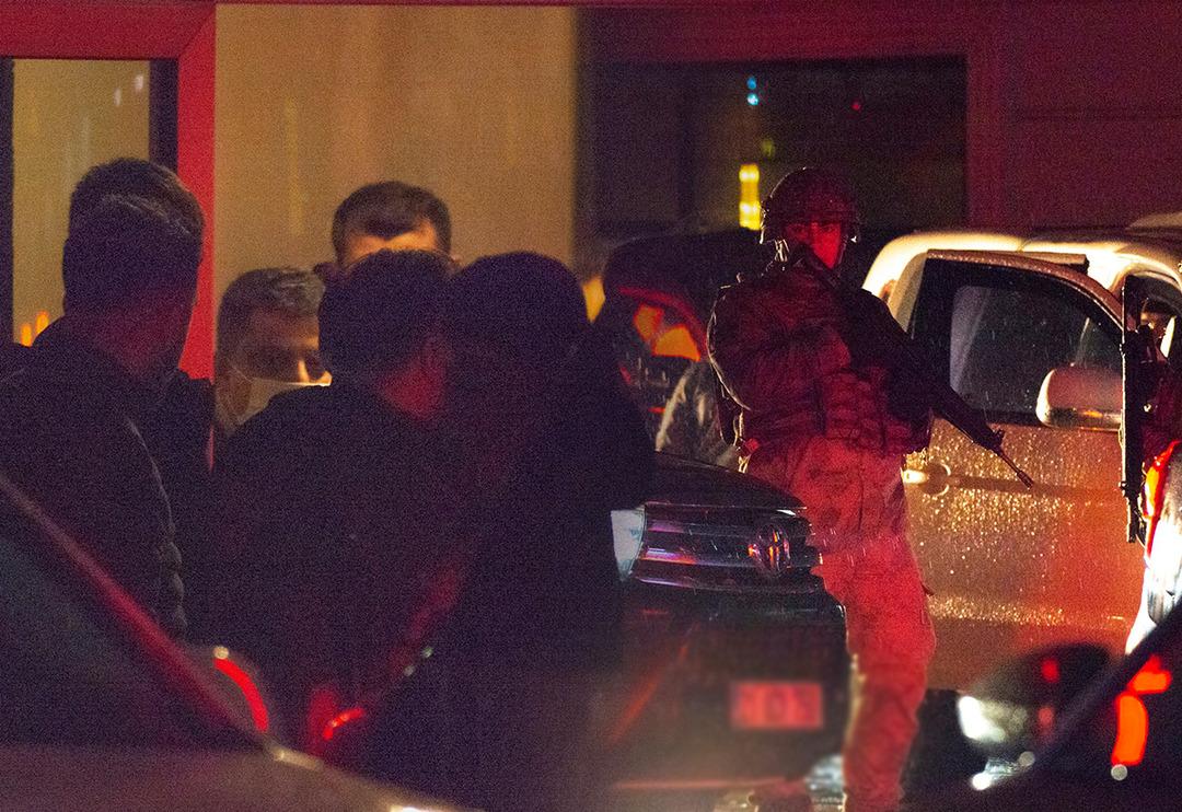 Selahattin Demirtaş, hastaneye kaldırılan annesini g&ouml;rmesi i&ccedil;in Diyarbakır&rsquo;a getirildi