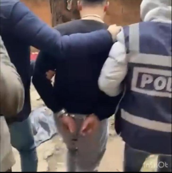  Evde tünel, kömürlükte silah atölyesi! Yatak odasına giren İzmir polisi de şaşırdı... 25 ayrı suçtan cezası vardı, yakalandı G1