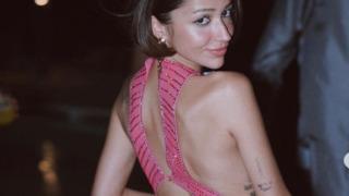 Zeynep Bastık hamam pozlarıyla gündem oldu! Herkes ayaklarına yorum yaptı 