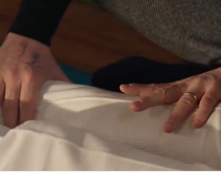 Aile dizisindeki masaj sahnesi gündem yarattı! Devin'in Aslan'a o tepkisi olay oldu: "Bana herkes gibi yapmıyorsun" G4