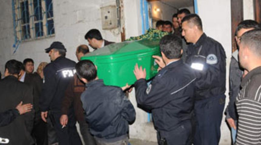 Eşi ile sevgilisini &ouml;ld&uuml;rd&uuml;