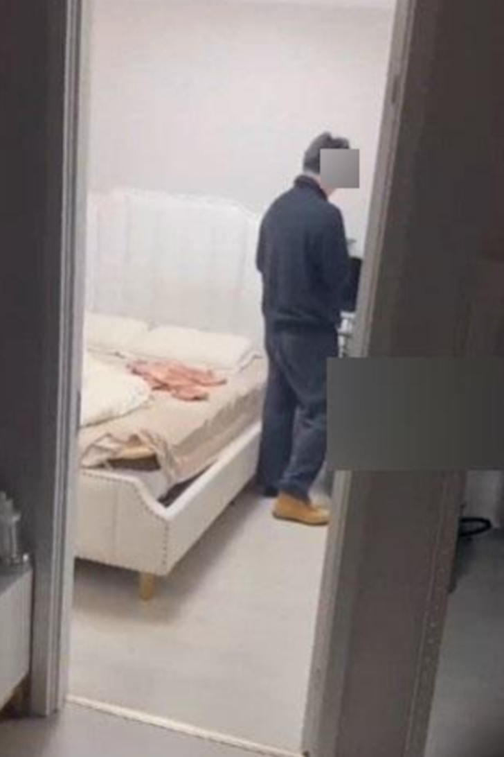 Kız arkadaşına sürpriz yapmak isterken asıl sürprizi kendisi yaşadı! Yatakta başka bir adamla bastı... İhaneti sosyal medyadan ifşa etti G2