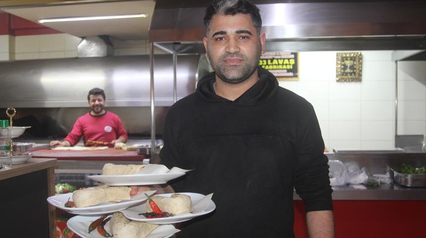 Mersin'de garson, müşteriyi Heimlich manevrasıyla kurtardı