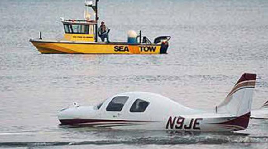 Spor yaparken &uuml;zerine u&ccedil;ak d&uuml;şt&uuml;!